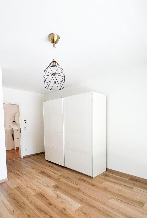 2 Zkb Apartment In Mannheim Kueche - Parken - Grosser Tv 외부 사진